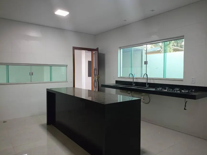 Casa com 4 quartos à venda, 800m2 em Brasilia - DF - imagem 4 Foto 4 de Casa com 4 quartos à venda, 800m2 em Brasilia - DF