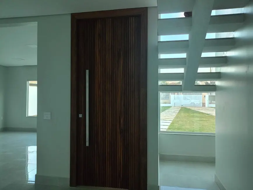 Casa com 4 quartos à venda, 800m2 em Brasilia - DF - imagem 3 Foto 3 de Casa com 4 quartos à venda, 800m2 em Brasilia - DF