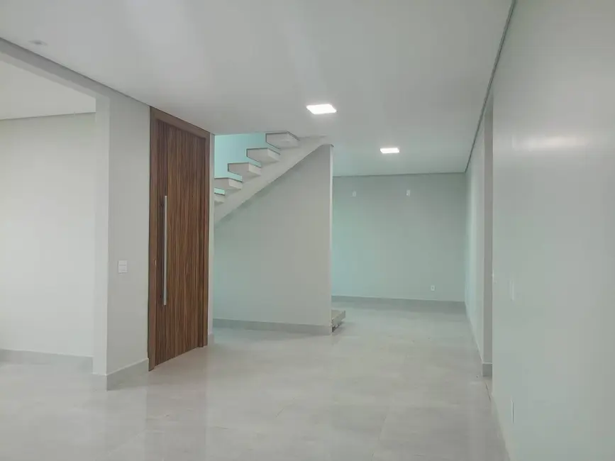 Casa com 4 quartos à venda, 800m2 em Brasilia - DF - imagem 8 Foto 8 de Casa com 4 quartos à venda, 800m2 em Brasilia - DF