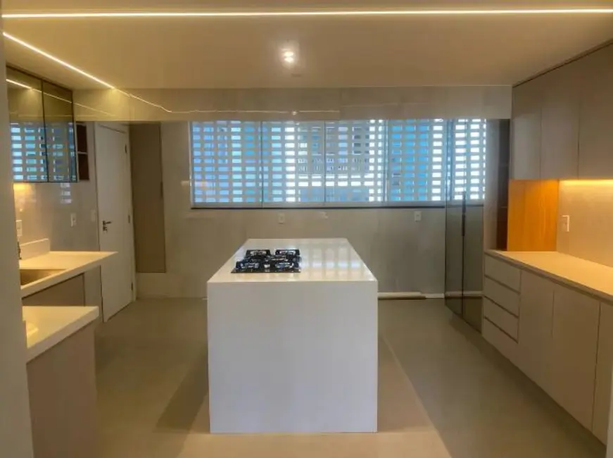 Apartamento com 3 quartos à venda, 173m2 em Asa Sul, Brasilia - DF - imagem 3 Foto 3 de Apartamento com 3 quartos à venda, 173m2 em Asa Sul, Brasilia - DF