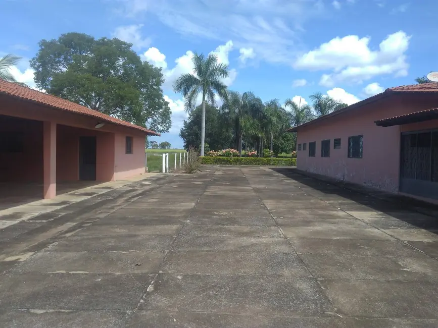 Foto 6 de Fazenda / Haras à venda, 1000m2 em Centro, Formosa - GO