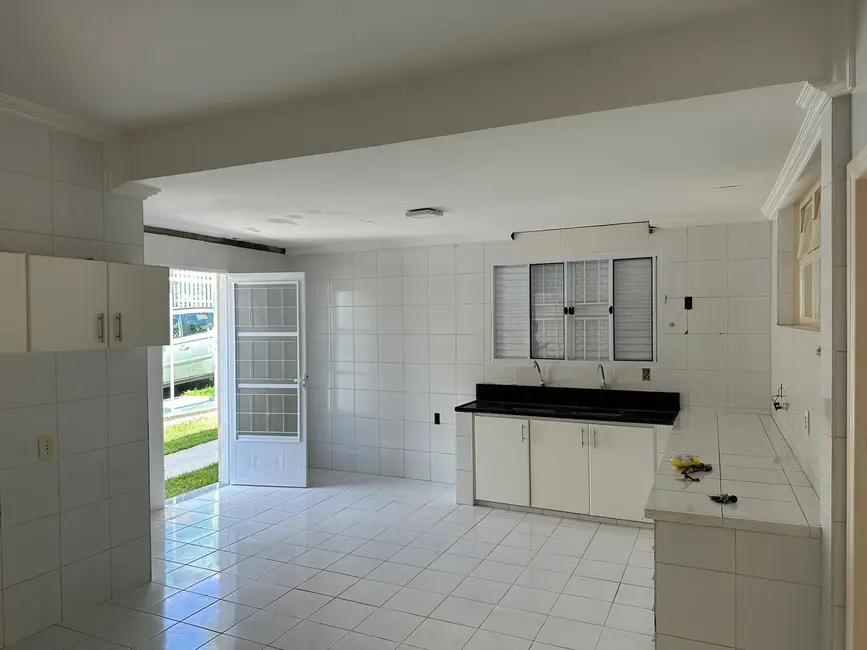 Casa com 5 quartos à venda, 1500m2 em Setor de Habitações Individuais Sul, Brasilia - DF - imagem 4 Foto 4 de Casa com 5 quartos à venda, 1500m2 em Setor de Habitações Individuais Sul, Brasilia - DF