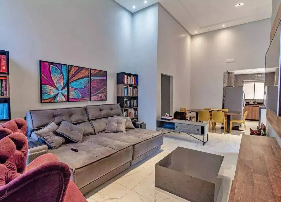 Casa de Condomínio com 3 quartos à venda, 317m2 em Setor Habitacional Arniqueira (Águas Claras), Brasilia - DF - imagem 1 Foto 1 de Casa de Condomínio com 3 quartos à venda, 317m2 em Setor Habitacional Arniqueira (Águas Claras), Brasilia - DF