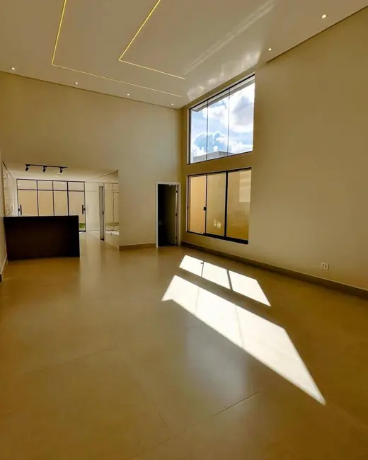 Casa de Condomínio com 3 quartos à venda, 470m2 em Setor Habitacional Vicente Pires, Brasilia - DF - imagem 6 Foto 6 de Casa de Condomínio com 3 quartos à venda, 470m2 em Setor Habitacional Vicente Pires, Brasilia - DF