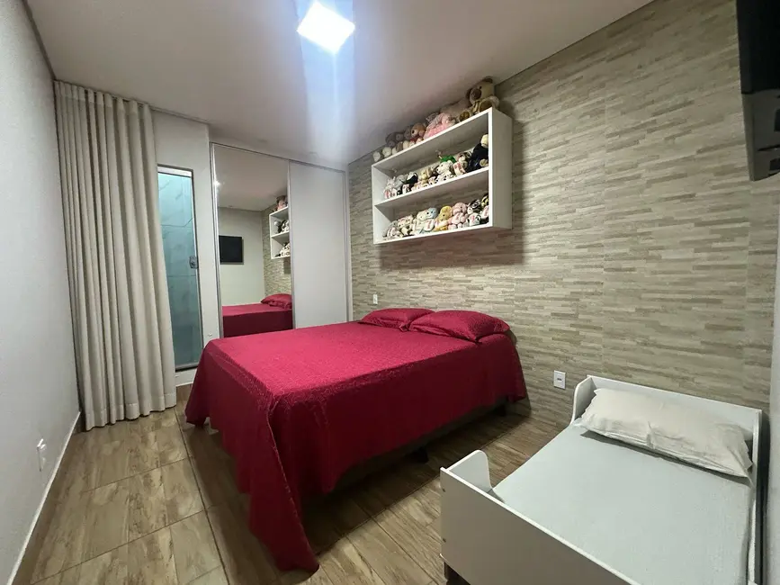 Casa de Condomínio com 3 quartos à venda, 400m2 em Setor Habitacional Vicente Pires, Brasilia - DF - imagem 2 Foto 2 de Casa de Condomínio com 3 quartos à venda, 400m2 em Setor Habitacional Vicente Pires, Brasilia - DF