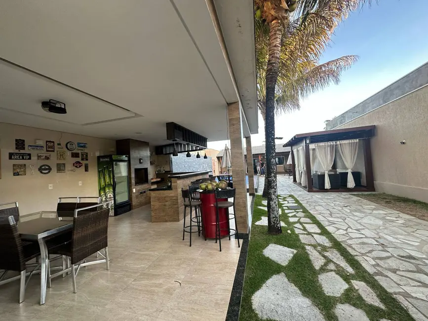 Casa de Condomínio com 3 quartos à venda, 400m2 em Setor Habitacional Vicente Pires, Brasilia - DF - imagem 3 Foto 3 de Casa de Condomínio com 3 quartos à venda, 400m2 em Setor Habitacional Vicente Pires, Brasilia - DF