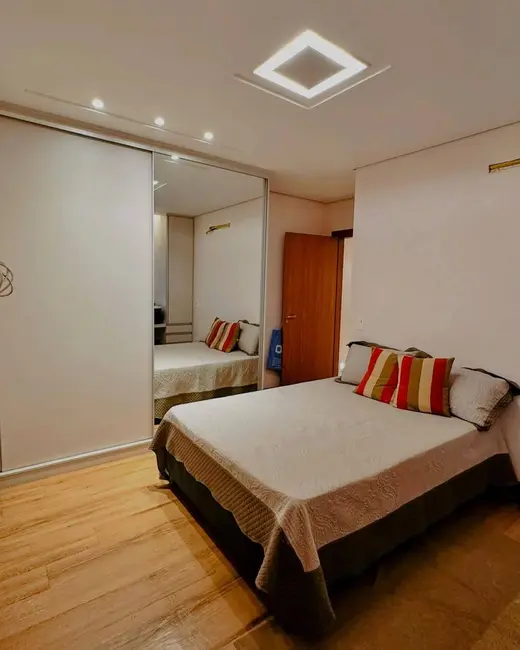 Casa com 3 quartos à venda, 450m2 em Setor Habitacional Vicente Pires, Brasilia - DF - imagem 3 Foto 3 de Casa com 3 quartos à venda, 450m2 em Setor Habitacional Vicente Pires, Brasilia - DF