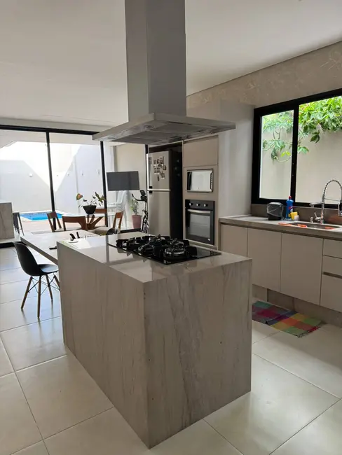 Casa de Condomínio com 3 quartos à venda, 380m2 em Setor Habitacional Vicente Pires, Brasilia - DF - imagem 9 Foto 9 de Casa de Condomínio com 3 quartos à venda, 380m2 em Setor Habitacional Vicente Pires, Brasilia - DF