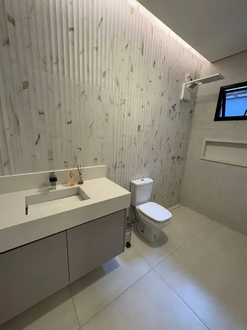 Casa de Condomínio com 3 quartos à venda, 380m2 em Setor Habitacional Vicente Pires, Brasilia - DF - imagem 5 Foto 5 de Casa de Condomínio com 3 quartos à venda, 380m2 em Setor Habitacional Vicente Pires, Brasilia - DF