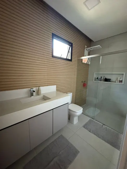 Casa de Condomínio com 3 quartos à venda, 380m2 em Setor Habitacional Vicente Pires, Brasilia - DF - imagem 3 Foto 3 de Casa de Condomínio com 3 quartos à venda, 380m2 em Setor Habitacional Vicente Pires, Brasilia - DF