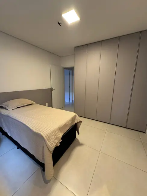 Casa de Condomínio com 3 quartos à venda, 380m2 em Setor Habitacional Vicente Pires, Brasilia - DF - imagem 1 Foto 1 de Casa de Condomínio com 3 quartos à venda, 380m2 em Setor Habitacional Vicente Pires, Brasilia - DF