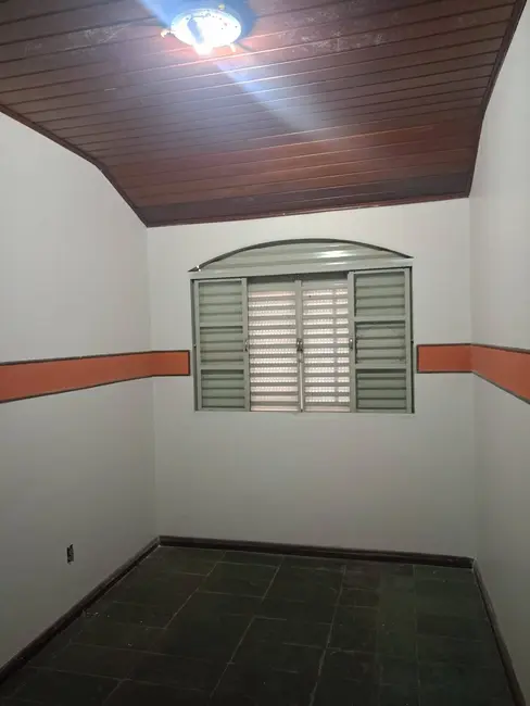 Foto 2 de Sobrado com 5 quartos à venda, 210m2 em Guará II, Brasilia - DF