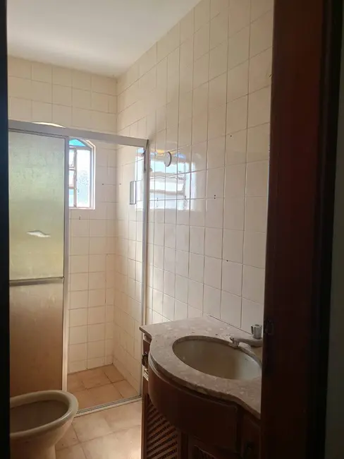 Sobrado com 5 quartos à venda, 210m2 em Guará II, Brasilia - DF - imagem 6 Foto 6 de Sobrado com 5 quartos à venda, 210m2 em Guará II, Brasilia - DF