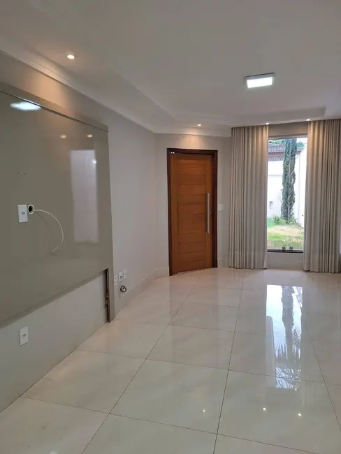 Casa com 3 quartos à venda, 450m2 em Setor Habitacional Vicente Pires, Brasilia - DF - imagem 7 Foto 7 de Casa com 3 quartos à venda, 450m2 em Setor Habitacional Vicente Pires, Brasilia - DF