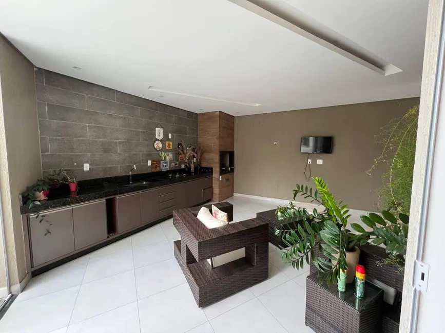 Casa com 3 quartos à venda, 250m2 em Setor Habitacional Vicente Pires, Brasilia - DF - imagem 9 Foto 9 de Casa com 3 quartos à venda, 250m2 em Setor Habitacional Vicente Pires, Brasilia - DF