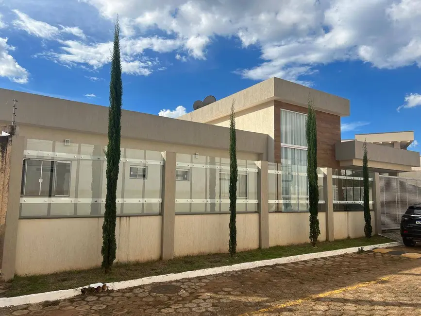 Casa com 3 quartos à venda, 250m2 em Setor Habitacional Vicente Pires, Brasilia - DF - imagem 2 Foto 2 de Casa com 3 quartos à venda, 250m2 em Setor Habitacional Vicente Pires, Brasilia - DF