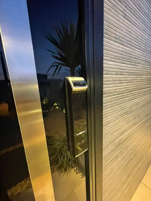 Casa com 3 quartos à venda, 400m2 em Setor Habitacional Vicente Pires, Brasilia - DF - imagem 3 Foto 3 de Casa com 3 quartos à venda, 400m2 em Setor Habitacional Vicente Pires, Brasilia - DF