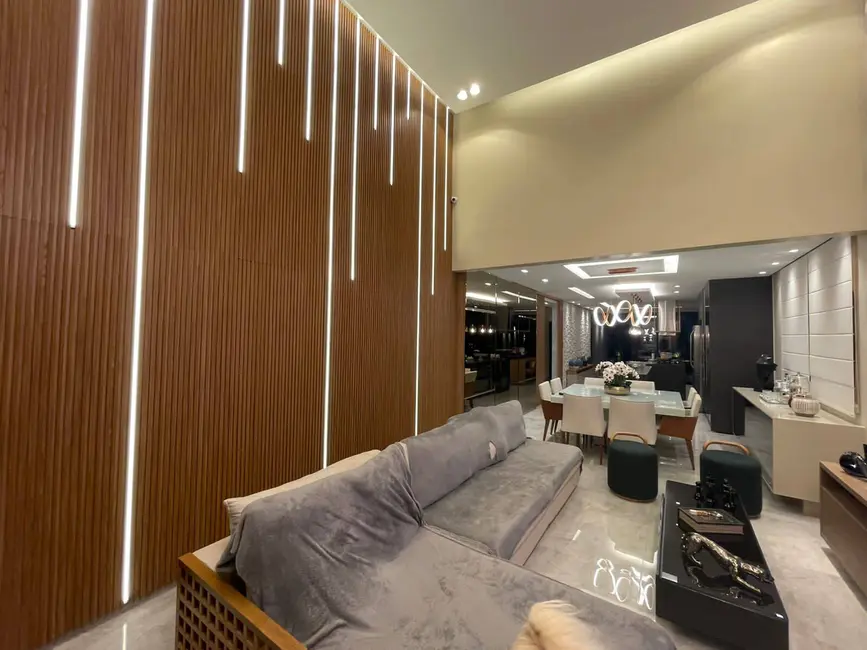 Casa com 3 quartos à venda, 400m2 em Setor Habitacional Vicente Pires, Brasilia - DF - imagem 4 Foto 4 de Casa com 3 quartos à venda, 400m2 em Setor Habitacional Vicente Pires, Brasilia - DF