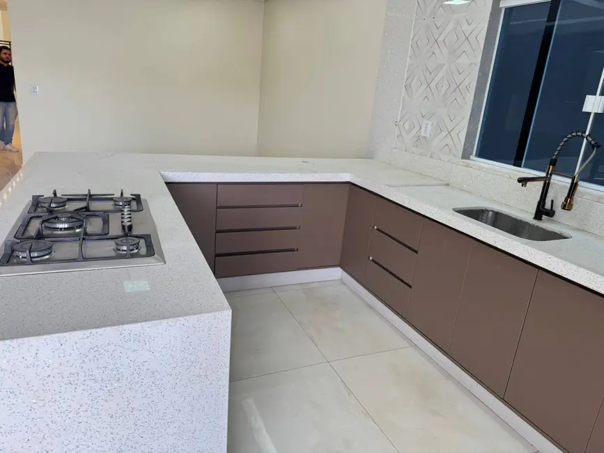 Casa com 4 quartos à venda, 450m2 em Setor Habitacional Vicente Pires, Brasilia - DF - imagem 2 Foto 2 de Casa com 4 quartos à venda, 450m2 em Setor Habitacional Vicente Pires, Brasilia - DF