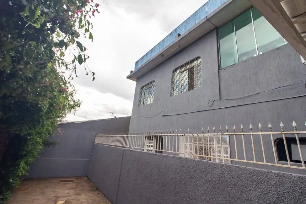 Foto 3 de Sobrado com 4 quartos à venda, 200m2 em Guará II, Brasilia - DF