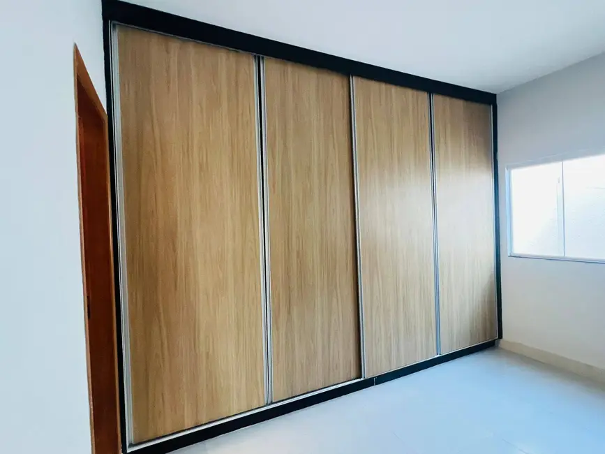 Foto 3 de Casa com 3 quartos à venda, 330m2 em Caldas Novas - GO
