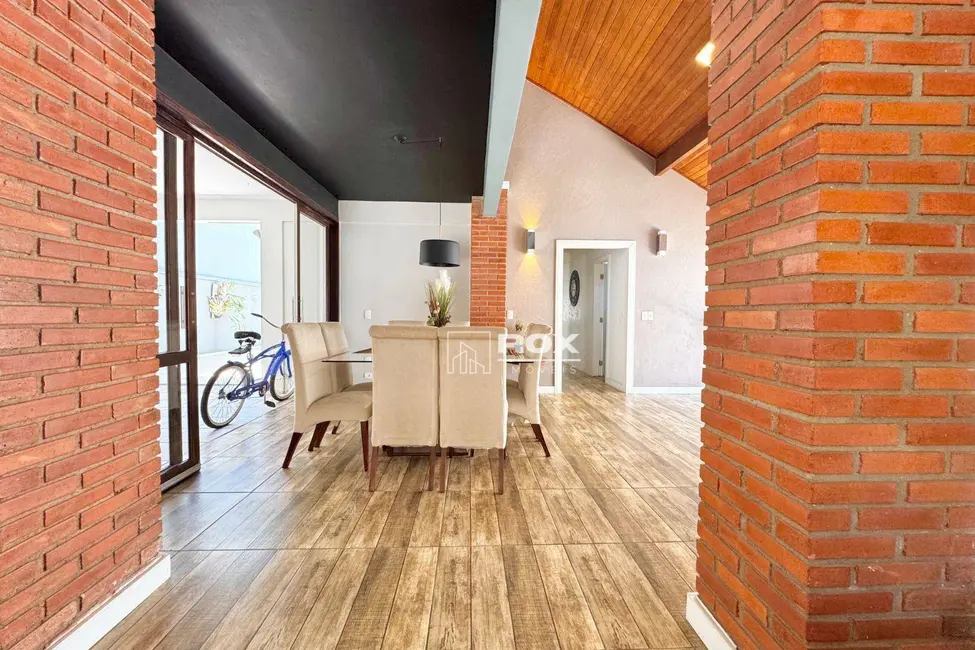 Foto 9 de Casa com 3 quartos à venda, 600m2 em Santa Felicidade, Curitiba - PR