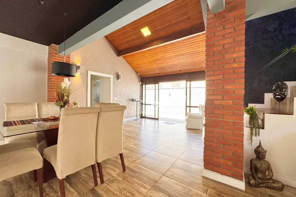 Foto 7 de Casa com 3 quartos à venda, 600m2 em Santa Felicidade, Curitiba - PR