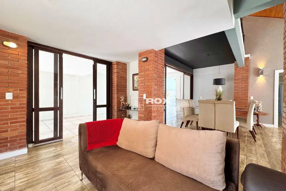 Foto 8 de Casa com 3 quartos à venda, 600m2 em Santa Felicidade, Curitiba - PR