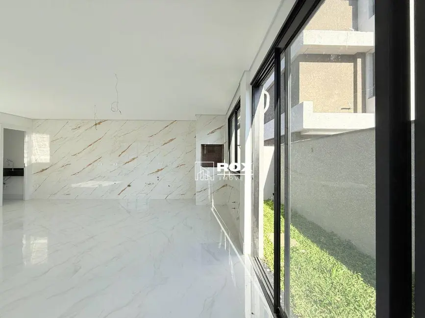 Casa de Condomínio com 3 quartos à venda, 128m2 em Santa Cândida, Curitiba - PR - imagem 4 Foto 4 de Casa de Condomínio com 3 quartos à venda, 128m2 em Santa Cândida, Curitiba - PR