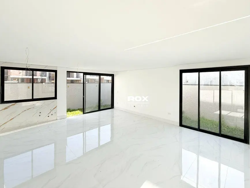 Casa de Condomínio com 3 quartos à venda, 128m2 em Santa Cândida, Curitiba - PR - imagem 6 Foto 6 de Casa de Condomínio com 3 quartos à venda, 128m2 em Santa Cândida, Curitiba - PR