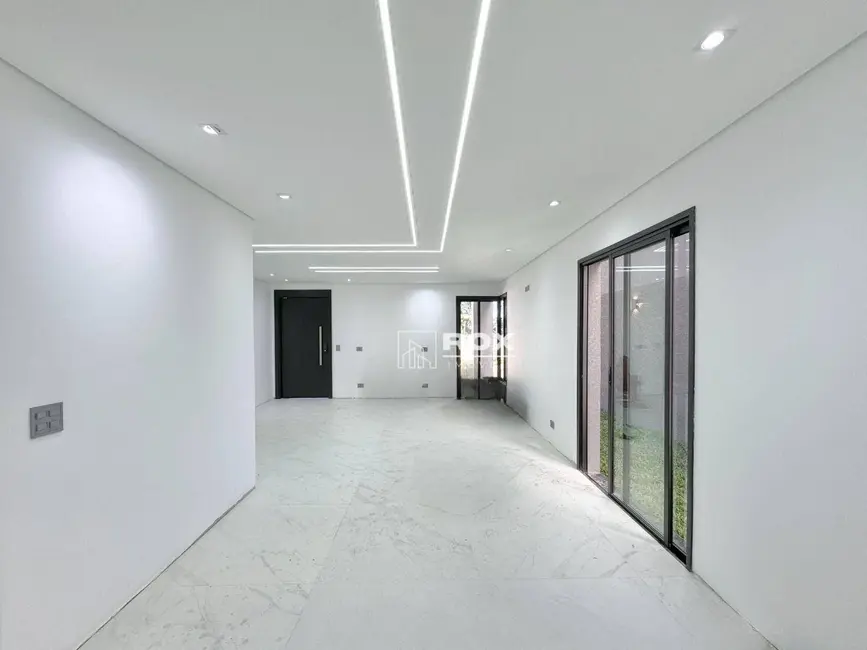 Casa de Condomínio com 3 quartos à venda, 201m2 em Santa Cândida, Curitiba - PR - imagem 4 Foto 4 de Casa de Condomínio com 3 quartos à venda, 201m2 em Santa Cândida, Curitiba - PR