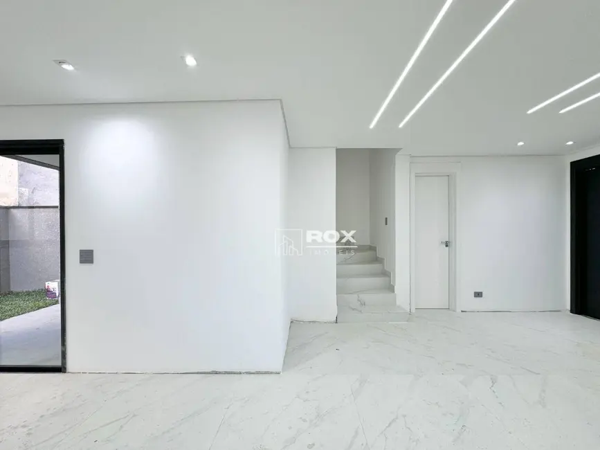 Casa de Condomínio com 3 quartos à venda, 201m2 em Santa Cândida, Curitiba - PR - imagem 3 Foto 3 de Casa de Condomínio com 3 quartos à venda, 201m2 em Santa Cândida, Curitiba - PR