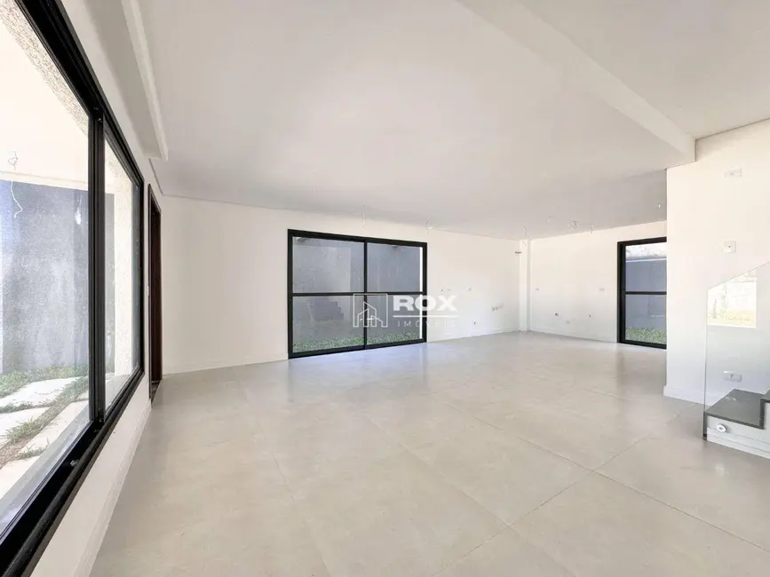 Casa de Condomínio com 3 quartos à venda, 136m2 em Santa Cândida, Curitiba - PR - imagem 6 Foto 6 de Casa de Condomínio com 3 quartos à venda, 136m2 em Santa Cândida, Curitiba - PR