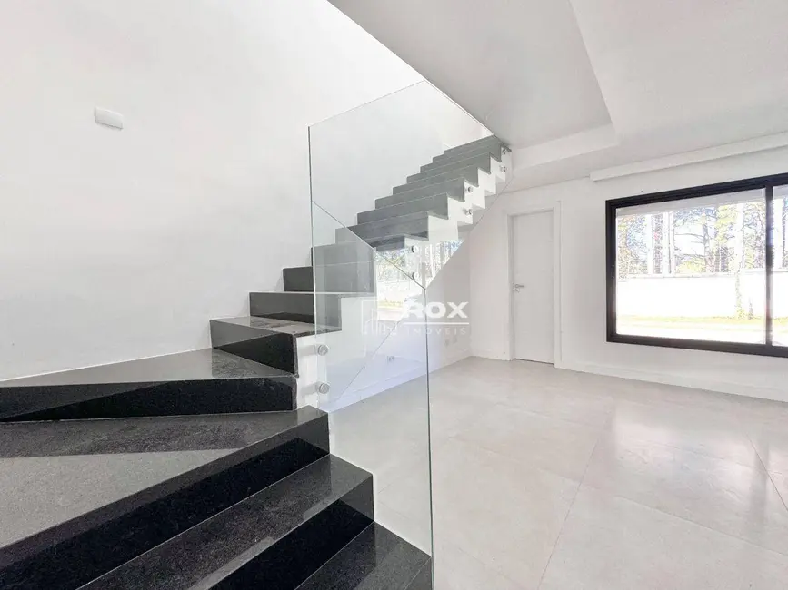 Casa de Condomínio com 3 quartos à venda, 136m2 em Santa Cândida, Curitiba - PR - imagem 3 Foto 3 de Casa de Condomínio com 3 quartos à venda, 136m2 em Santa Cândida, Curitiba - PR