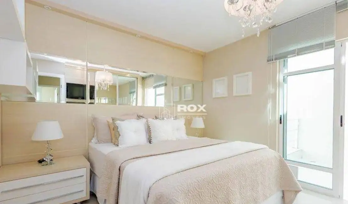 Sobrado com 3 quartos à venda, 122m2 em São Braz, Curitiba - PR - imagem 8 Foto 8 de Sobrado com 3 quartos à venda, 122m2 em São Braz, Curitiba - PR