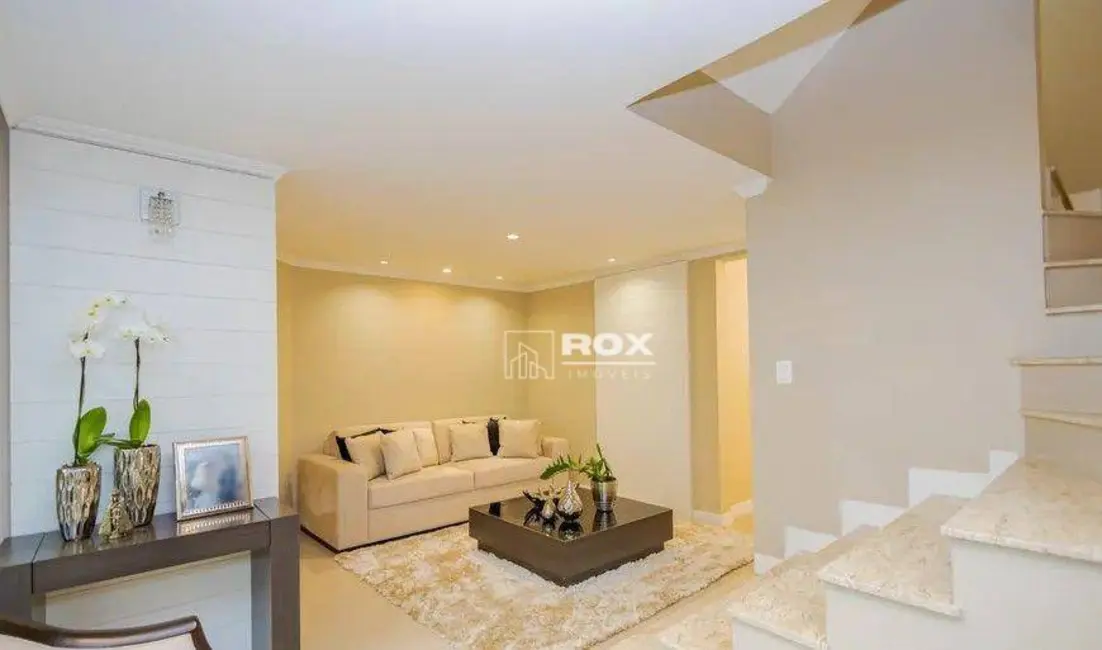 Sobrado com 3 quartos à venda, 122m2 em São Braz, Curitiba - PR - imagem 7 Foto 7 de Sobrado com 3 quartos à venda, 122m2 em São Braz, Curitiba - PR