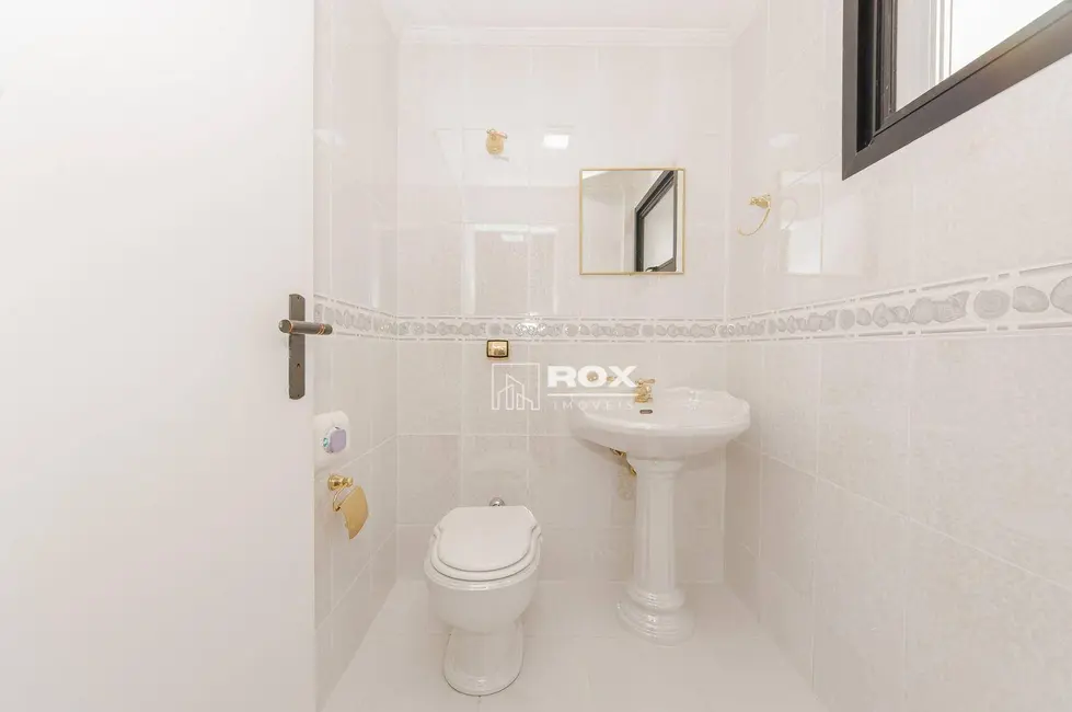 Sobrado com 4 quartos à venda, 261m2 em Pilarzinho, Curitiba - PR - imagem 9 Foto 9 de Sobrado com 4 quartos à venda, 261m2 em Pilarzinho, Curitiba - PR