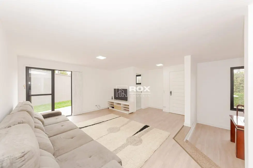 Sobrado com 4 quartos à venda, 261m2 em Pilarzinho, Curitiba - PR - imagem 2 Foto 2 de Sobrado com 4 quartos à venda, 261m2 em Pilarzinho, Curitiba - PR