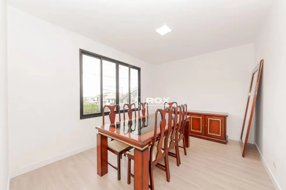 Sobrado com 4 quartos à venda, 261m2 em Pilarzinho, Curitiba - PR - imagem 8 Foto 8 de Sobrado com 4 quartos à venda, 261m2 em Pilarzinho, Curitiba - PR