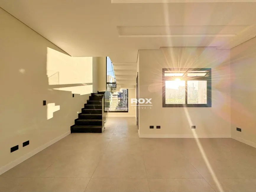 Casa de Condomínio com 3 quartos à venda, 124m2 em Santa Cândida, Curitiba - PR - imagem 3 Foto 3 de Casa de Condomínio com 3 quartos à venda, 124m2 em Santa Cândida, Curitiba - PR