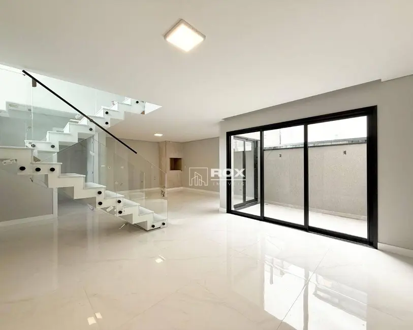 Casa de Condomínio com 3 quartos à venda, 194m2 em Santa Cândida, Curitiba - PR - imagem 4 Foto 4 de Casa de Condomínio com 3 quartos à venda, 194m2 em Santa Cândida, Curitiba - PR