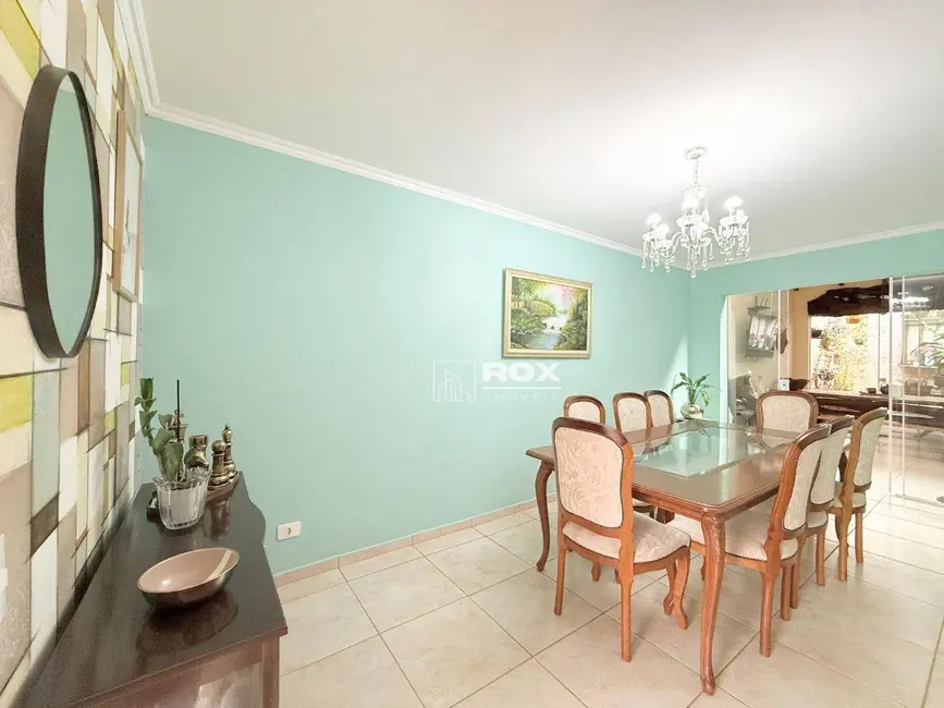 Sobrado com 3 quartos à venda, 140m2 em Santa Felicidade, Curitiba - PR - imagem 7 Foto 7 de Sobrado com 3 quartos à venda, 140m2 em Santa Felicidade, Curitiba - PR