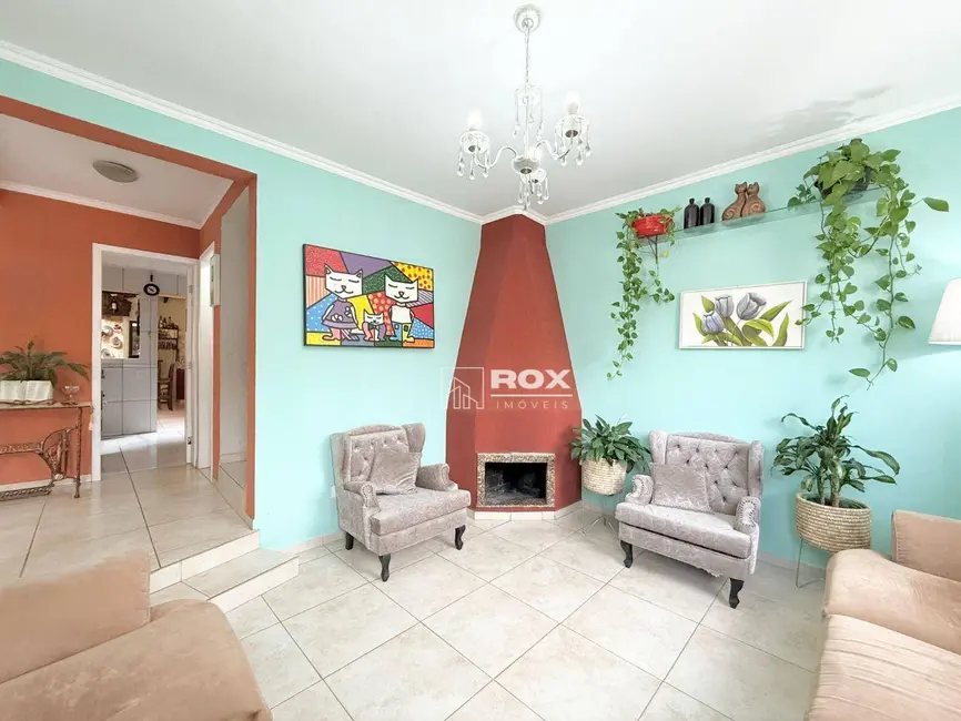 Sobrado com 3 quartos à venda, 140m2 em Santa Felicidade, Curitiba - PR - imagem 6 Foto 6 de Sobrado com 3 quartos à venda, 140m2 em Santa Felicidade, Curitiba - PR