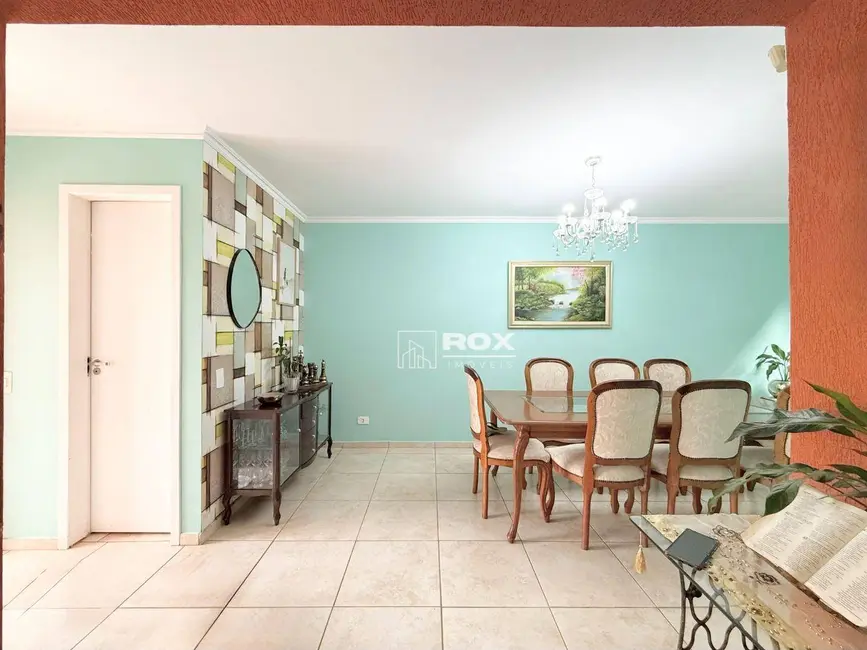 Sobrado com 3 quartos à venda, 140m2 em Santa Felicidade, Curitiba - PR - imagem 8 Foto 8 de Sobrado com 3 quartos à venda, 140m2 em Santa Felicidade, Curitiba - PR