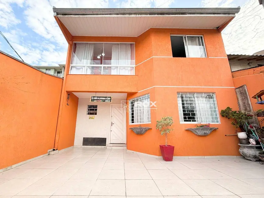 Sobrado com 3 quartos à venda, 140m2 em Santa Felicidade, Curitiba - PR - imagem 3 Foto 3 de Sobrado com 3 quartos à venda, 140m2 em Santa Felicidade, Curitiba - PR