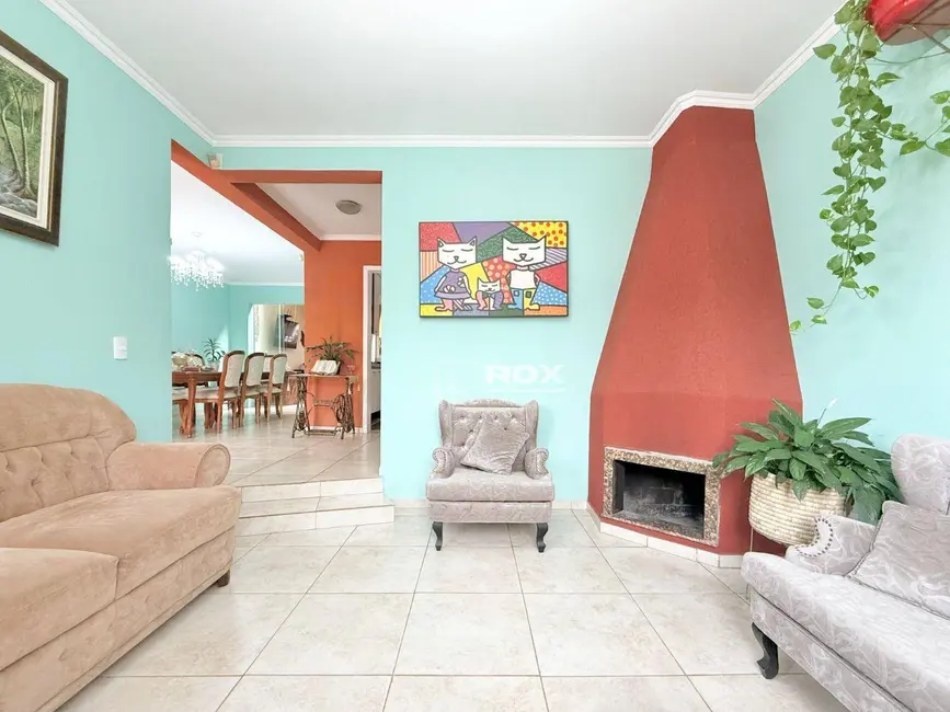 Sobrado com 3 quartos à venda, 140m2 em Santa Felicidade, Curitiba - PR - imagem 5 Foto 5 de Sobrado com 3 quartos à venda, 140m2 em Santa Felicidade, Curitiba - PR