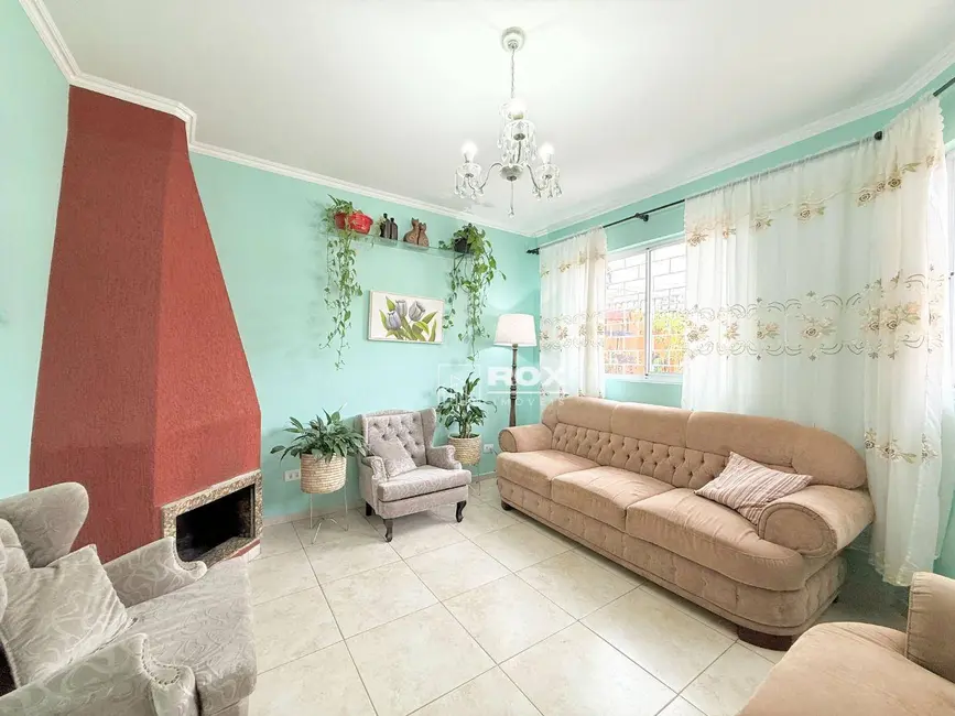 Sobrado com 3 quartos à venda, 140m2 em Santa Felicidade, Curitiba - PR - imagem 4 Foto 4 de Sobrado com 3 quartos à venda, 140m2 em Santa Felicidade, Curitiba - PR