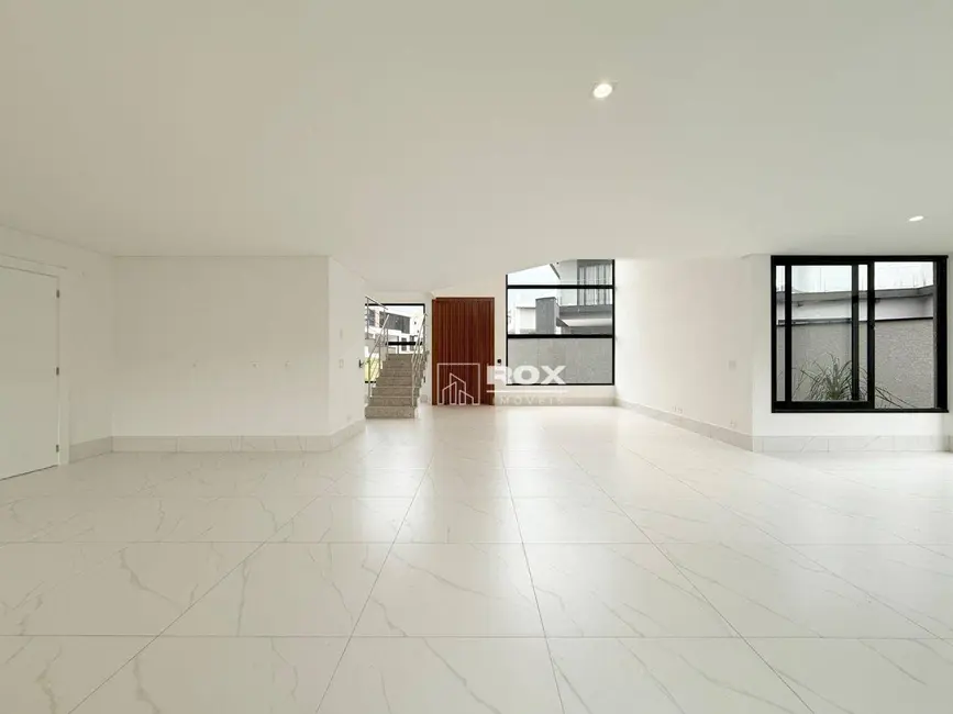 Foto 3 de Casa com 5 quartos à venda, 455m2 em Tingui, Curitiba - PR