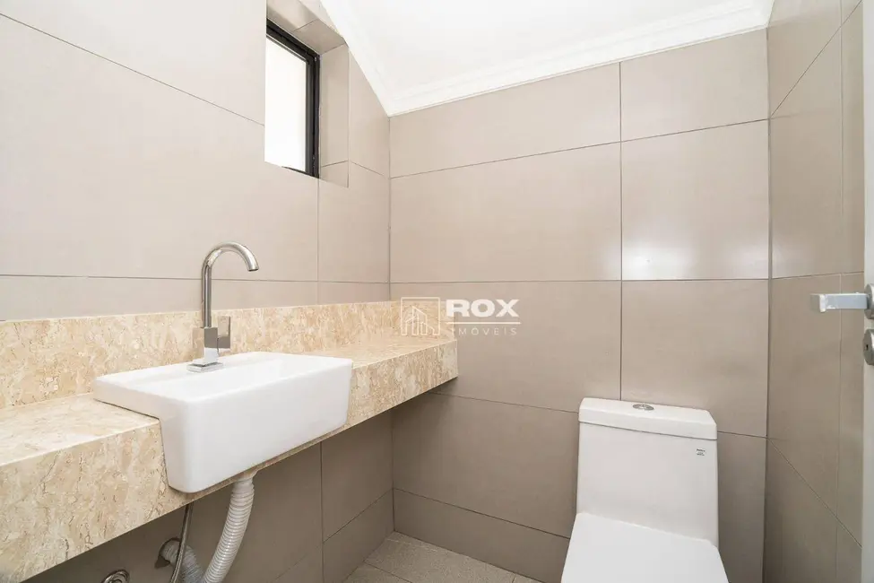 Sobrado com 3 quartos à venda, 148m2 em Santa Cândida, Curitiba - PR - imagem 9 Foto 9 de Sobrado com 3 quartos à venda, 148m2 em Santa Cândida, Curitiba - PR