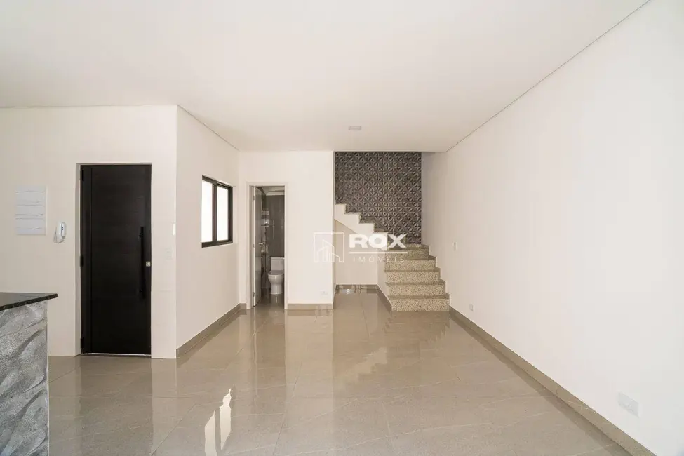 Sobrado com 2 quartos à venda, 118m2 em Santa Cândida, Curitiba - PR - imagem 9 Foto 9 de Sobrado com 2 quartos à venda, 118m2 em Santa Cândida, Curitiba - PR